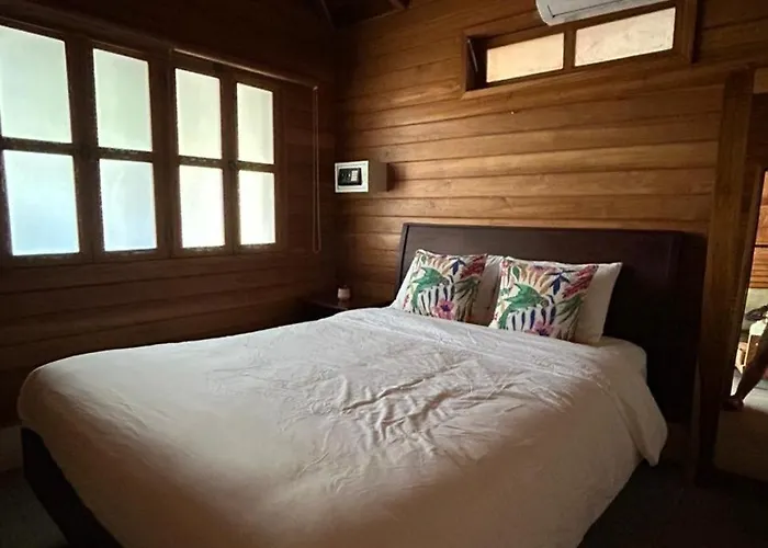 Casa Aura Beachfront Bed & Breakfast