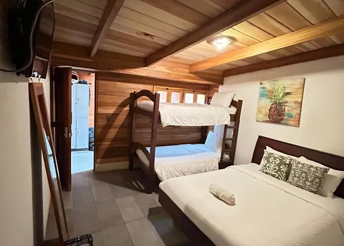 Bed & Breakfast Casa Aura Beachfront *