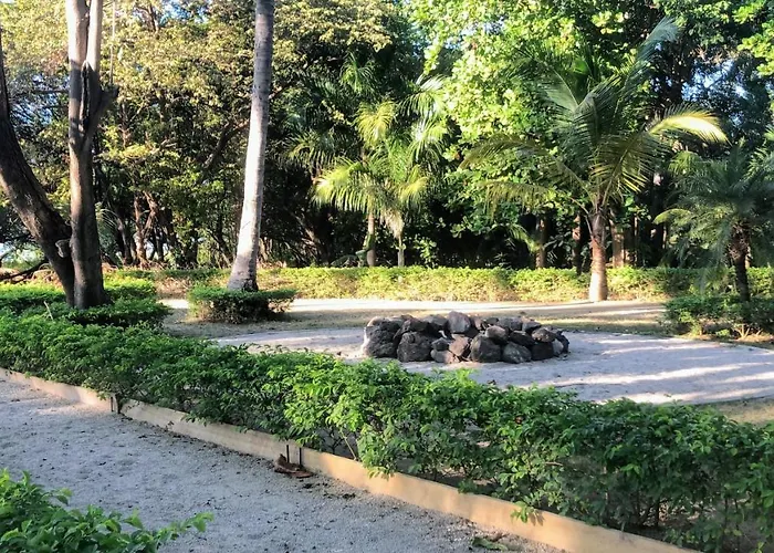 Casa Aura Beachfront Bed & Breakfast *